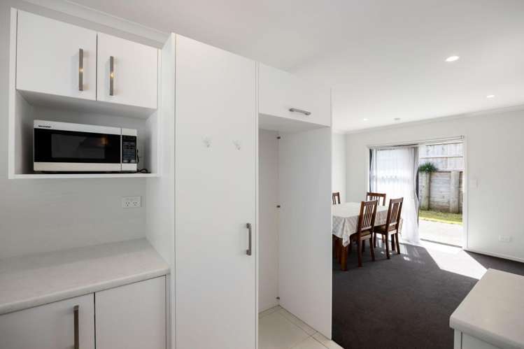68 Sylvester Crescent 2743_4