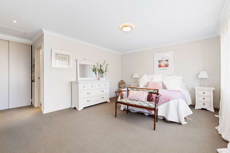 8 Kensington Drive Orewa_13