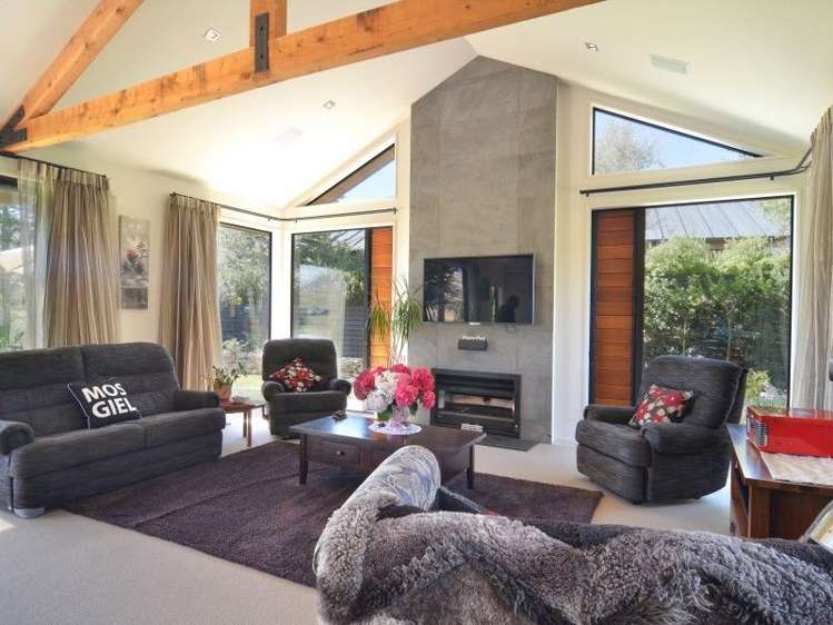 7 Reading Court Jacks Point_3