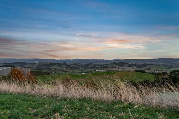 593 Redoubt Road Flat Bush_12