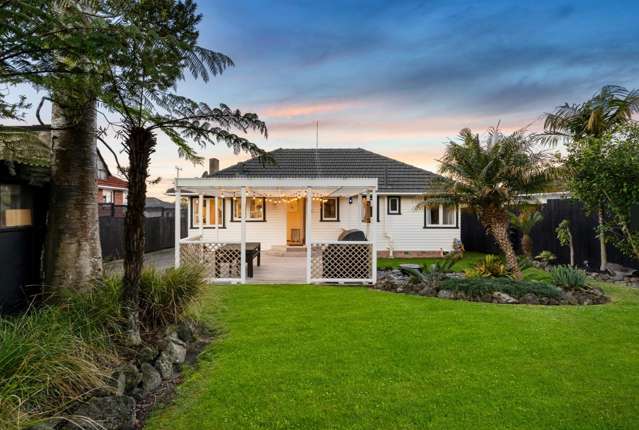 13 Ayrton Street, Te Atatu South