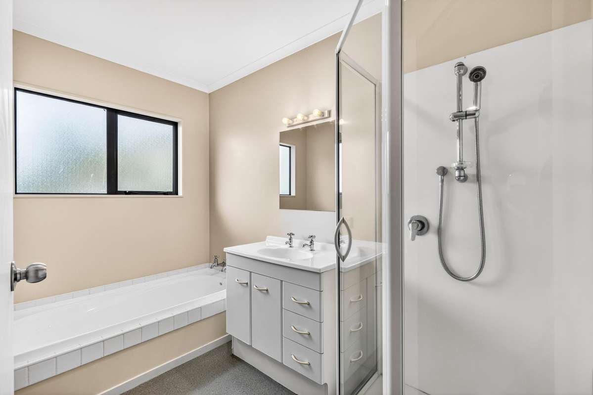 2/136 Rutherford Street_1