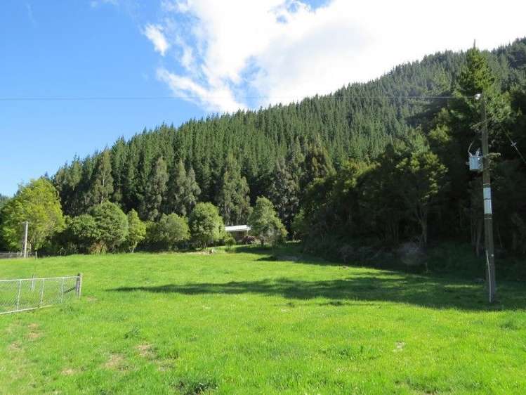 887 Waikakaho Road Tuamarina_11