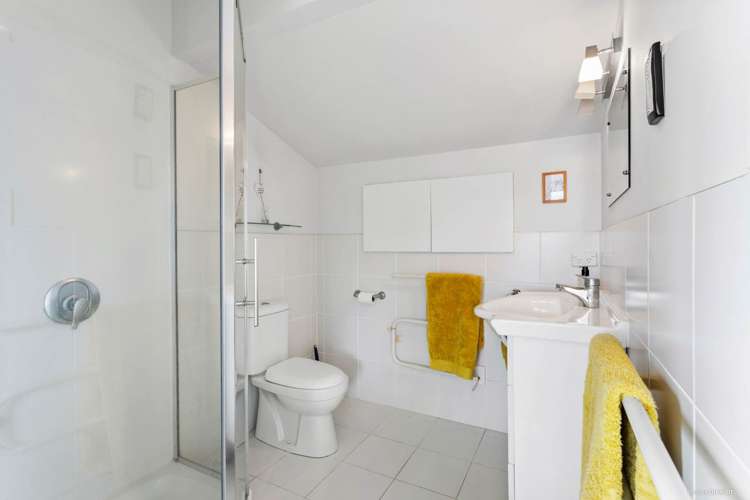 30 Shanaway Rise Hillcrest_16