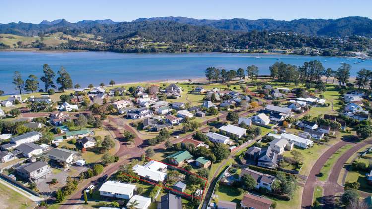 16 Pleasant Place Pauanui_0