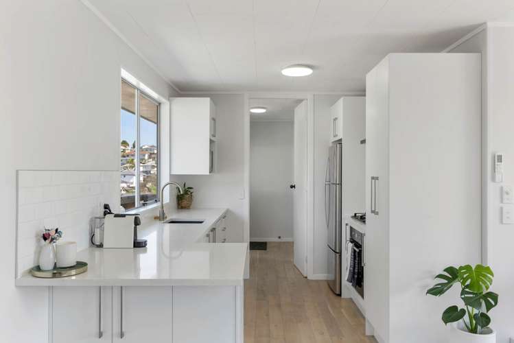 2/63 Rosier Road Glen Eden_6