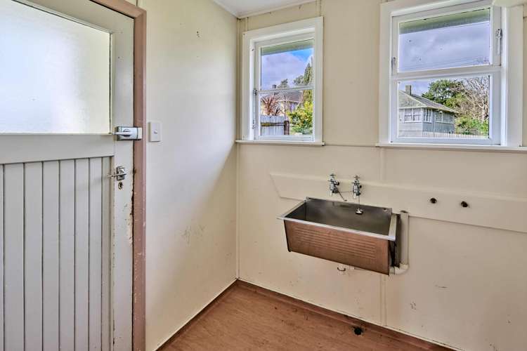 14 Cumberland Grove Cannons Creek_10