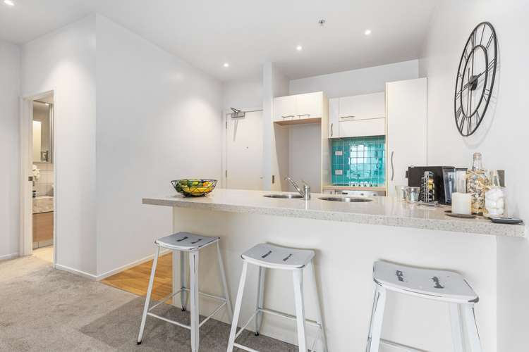 504/11 Tamariki Avenue Orewa_8