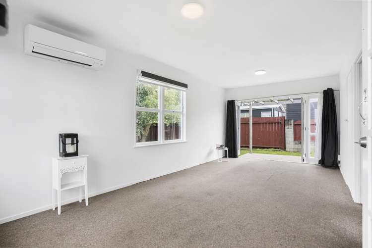 1 & 2/47 Felton Mathew Avenue Saint Johns_12