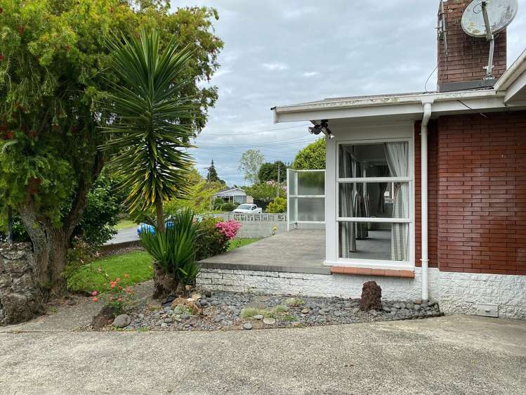 8 Carlson Crescent Silverdale_5