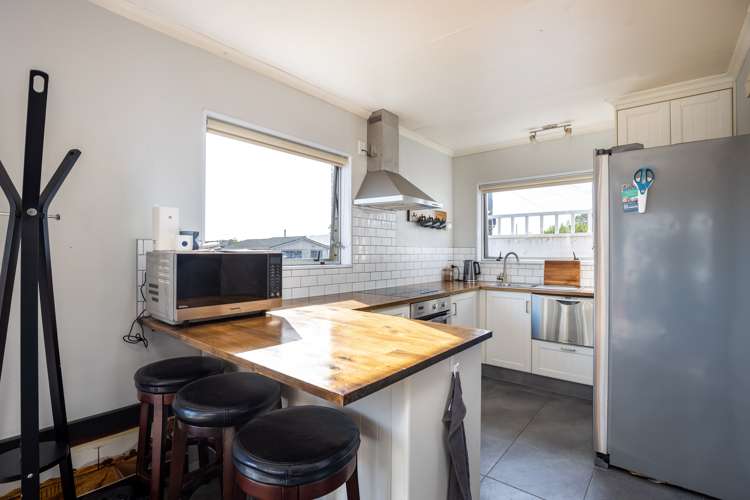3/10 Karamu Street Strandon_3