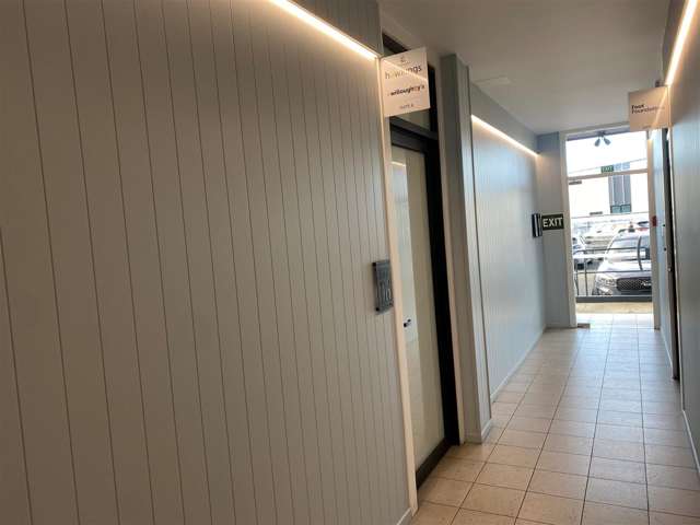 Suite 6 at 127 Collingwood Street Hamilton Central_4