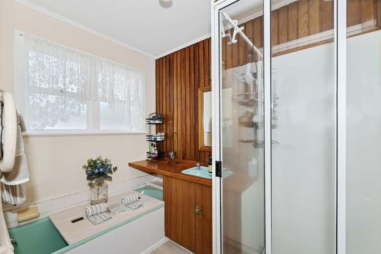 4 Tracey Terrace Te Atatu South_9