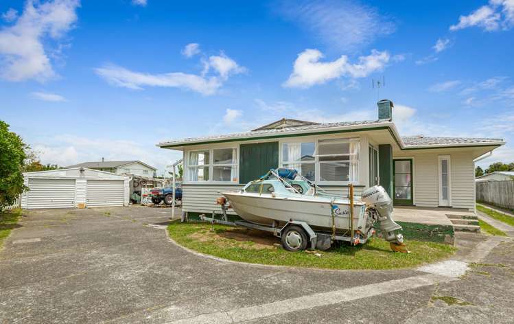 39 Rewarewa Road Te Atatu Peninsula_1