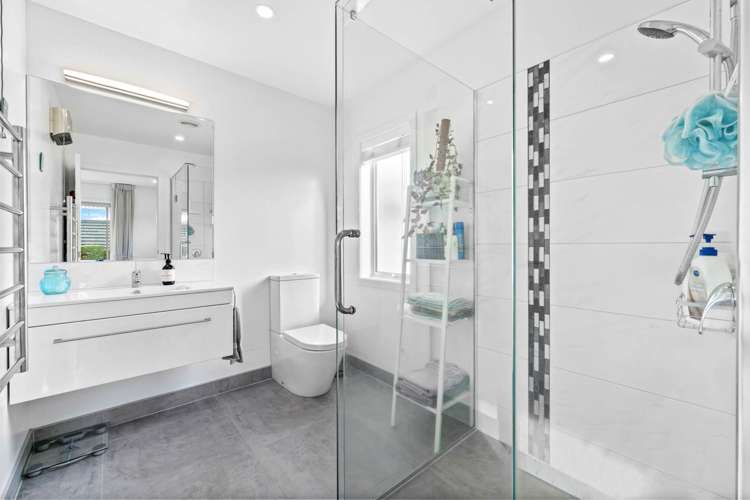 6 Orchard Terrace Riverhead_16