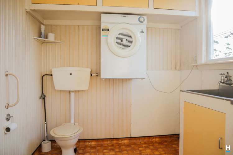 12 Inverness Street Dunollie_11