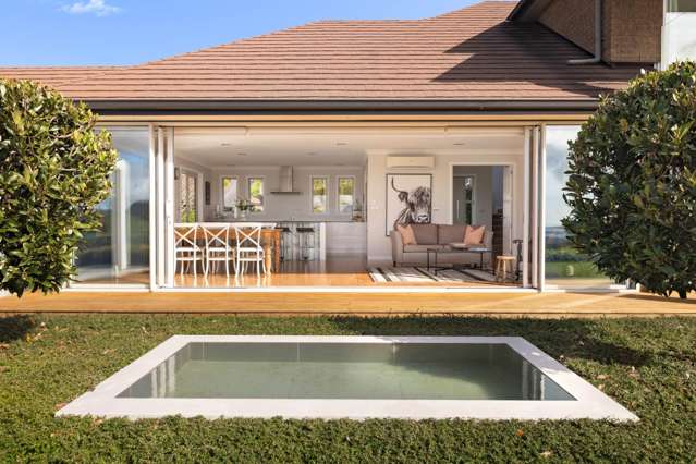ELEGANT LIVING – EXPANSIVE VIEWS