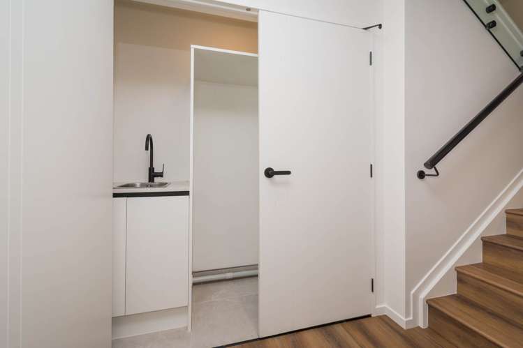 E/79 Archers Road Hillcrest_17