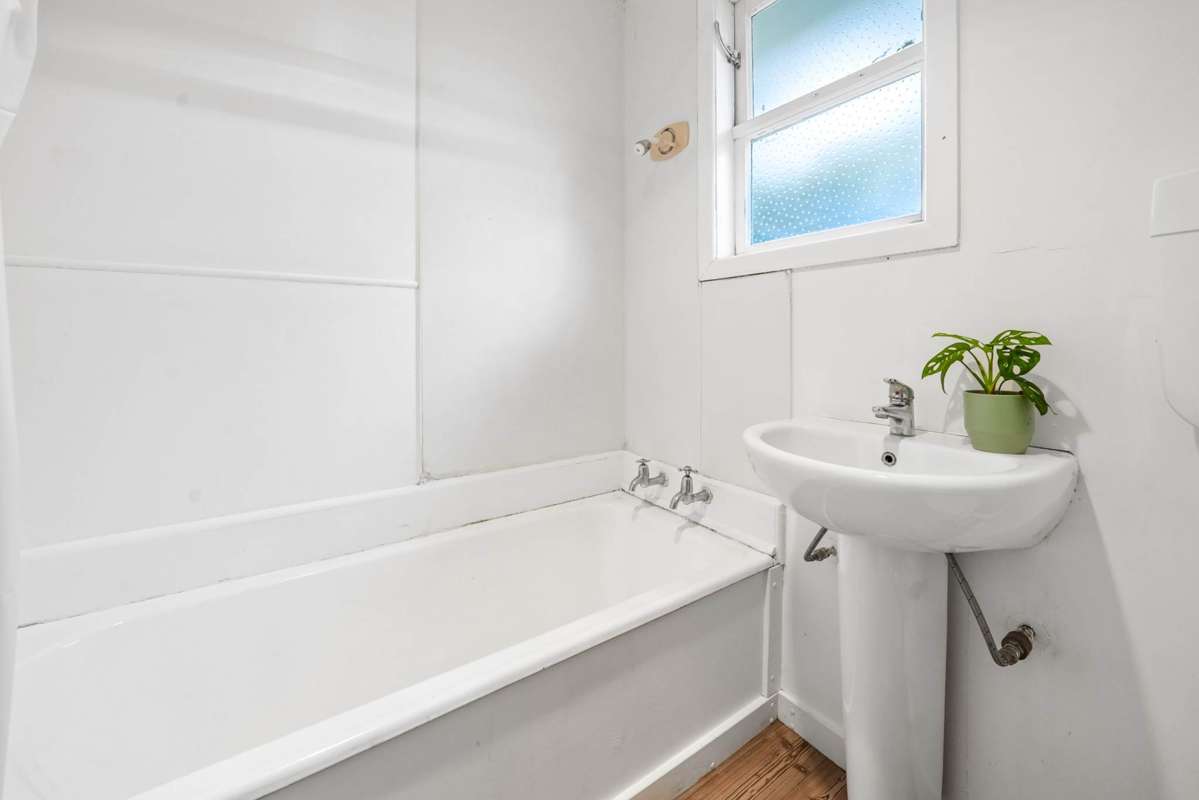 6 Holman Road_2
