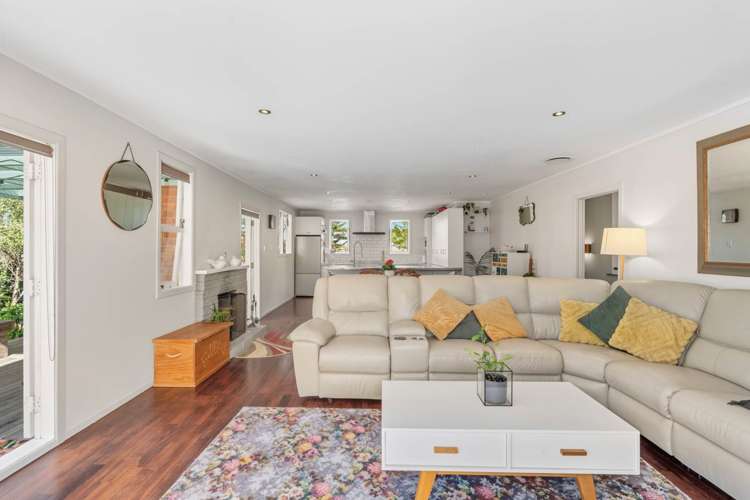 4 Kennedy Avenue Forrest Hill_5