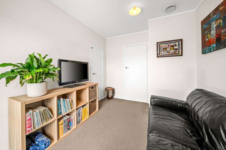 3 Vandeleur Avenue Birkdale_12