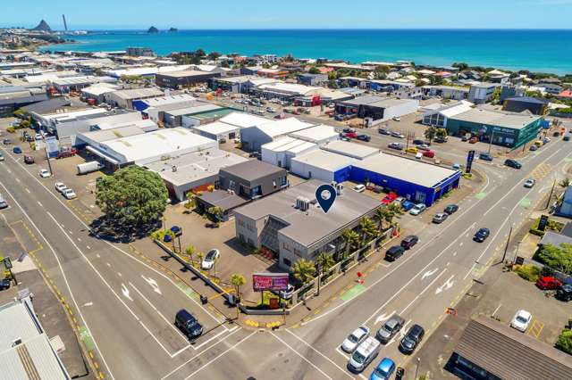 Split risk asset on prominent corner