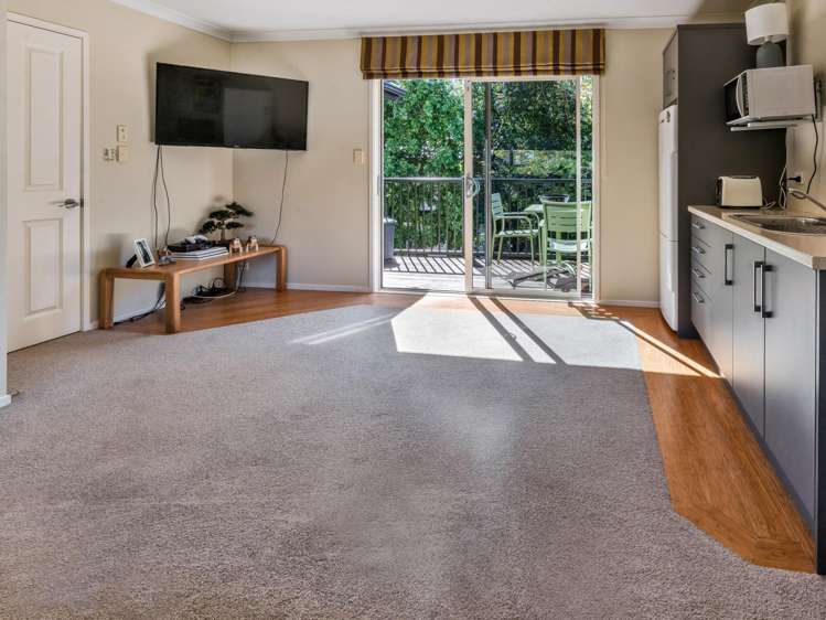 5 Seymour Road Mellons Bay_20