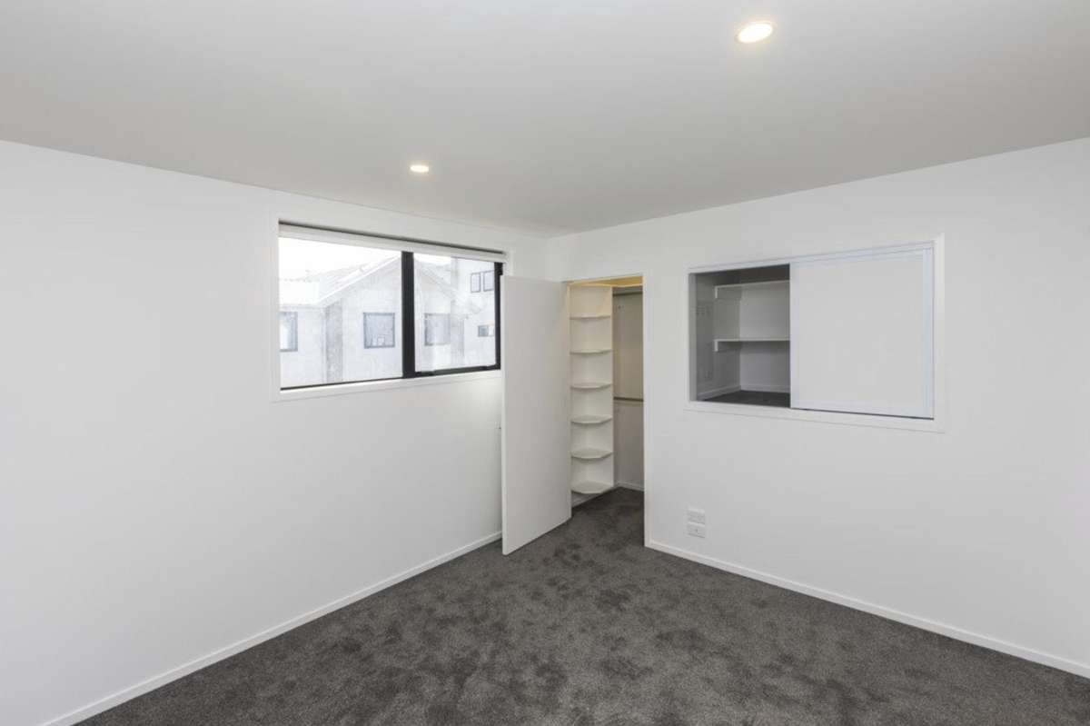 17/232 Marine Parade_3