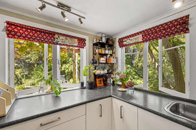 3 Rose Street Raglan_16