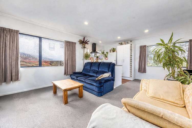 70 Solar Road Glen Eden_12