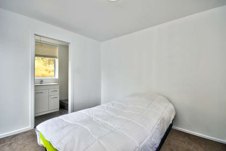 8b Moss Lane Fernhill/Sunshine Bay_16