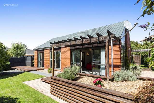 Must Sell – Prime Burnside Location