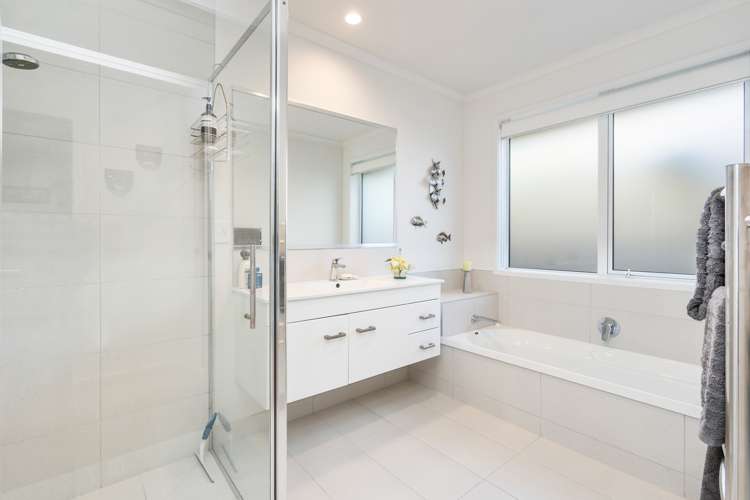 20 Stace Hopper Drive One Tree Point_16