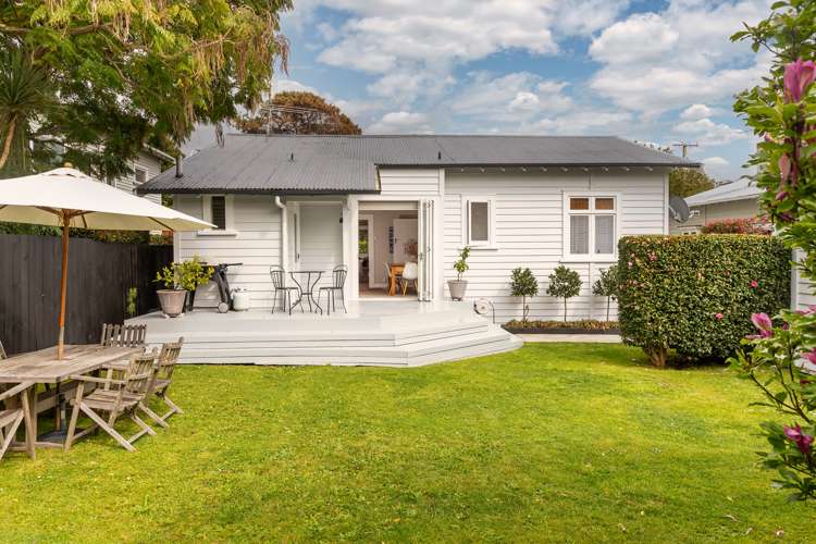 7 Woodward Road Mount Albert_13