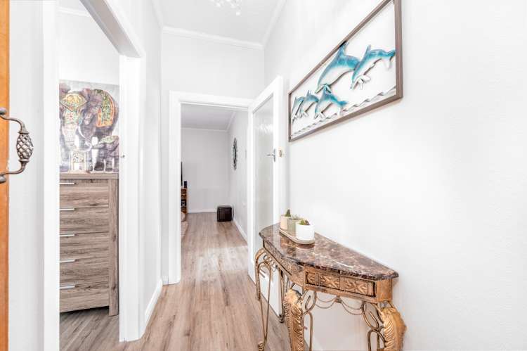 110 Main Road Tawa_5