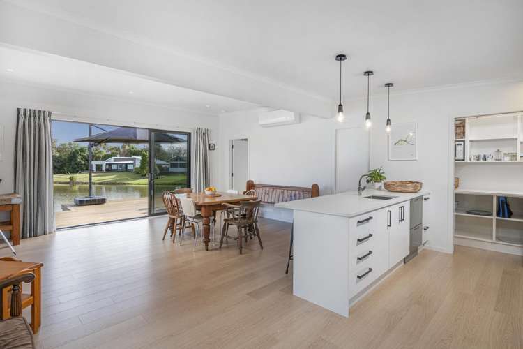 34 Motukorure Parade Cooks Beach_4