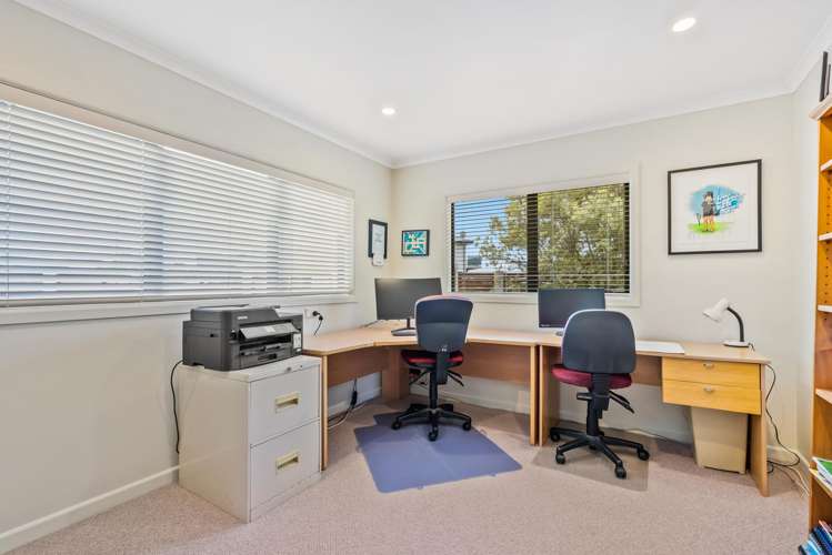 16 Fred Carr Place One Tree Point_17