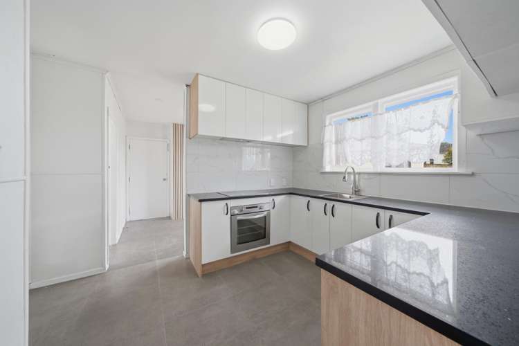 14B Ivon Road_3