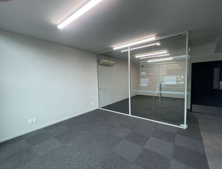 Unit E/61 Hugo Johnston Drive Penrose_5