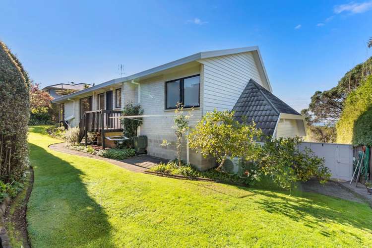 2/4 Oban Road Browns Bay_32