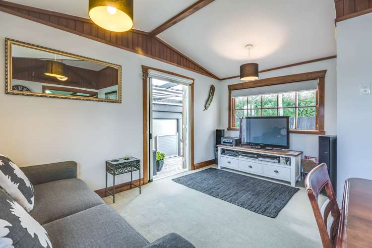 45 Lake Road Devonport_15