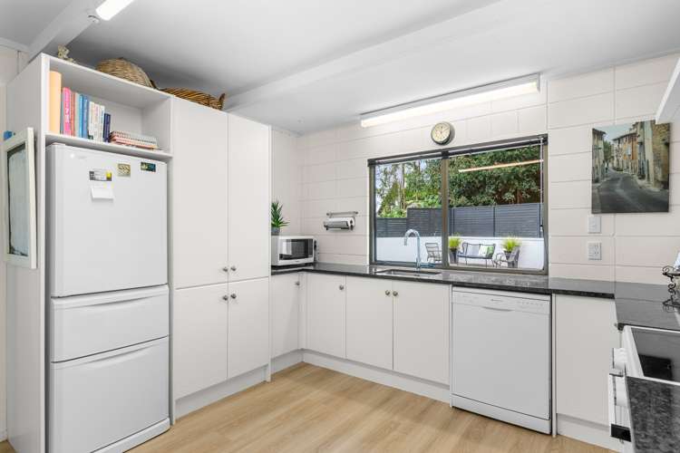 22 Dundas Road Riverside_13