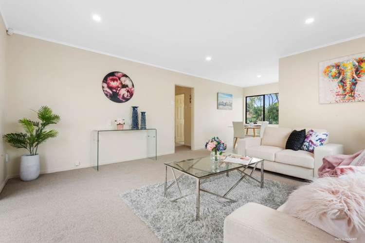 15a Gill Avenue Te Atatu Peninsula_12