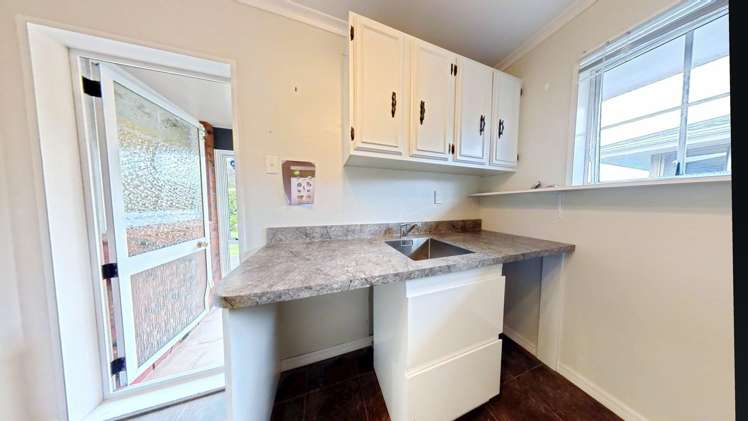 7 Woodfield Avenue Roslyn_23
