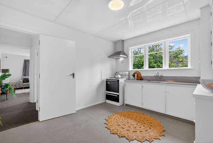 1 Hine Road Wainuiomata_8