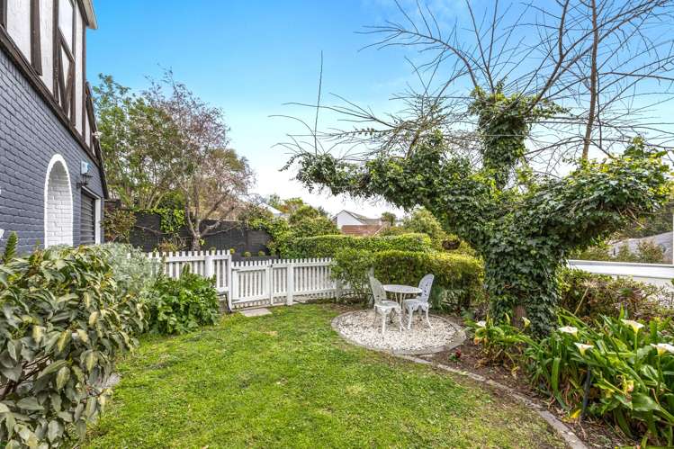 2/57b Cashmere Road_2