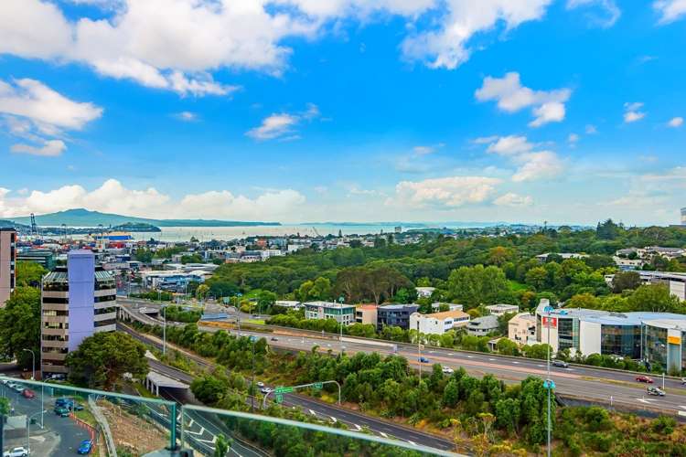 902/18 Saint Martins Lane Grafton_10