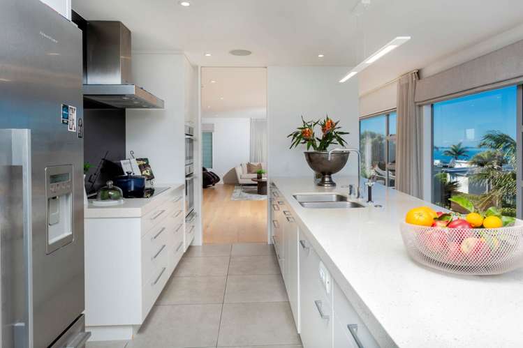 62 Seaview Road Castor Bay_17