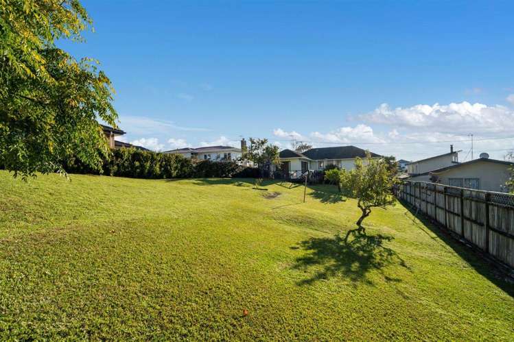 67 McLeod Road Te Atatu South_13