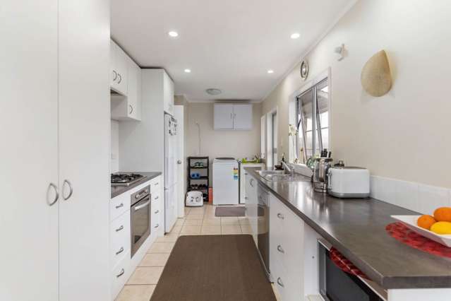 1/142 Bradbury Road Botany Downs_4